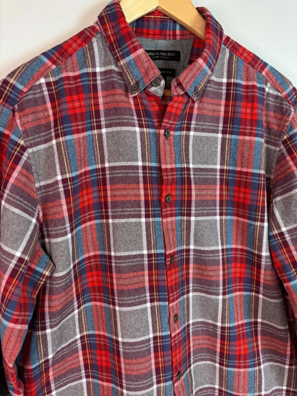 Banana Republic Flannel‎ Shirt Medium Red Plaid Camden Fit Luxe Cotton Men's